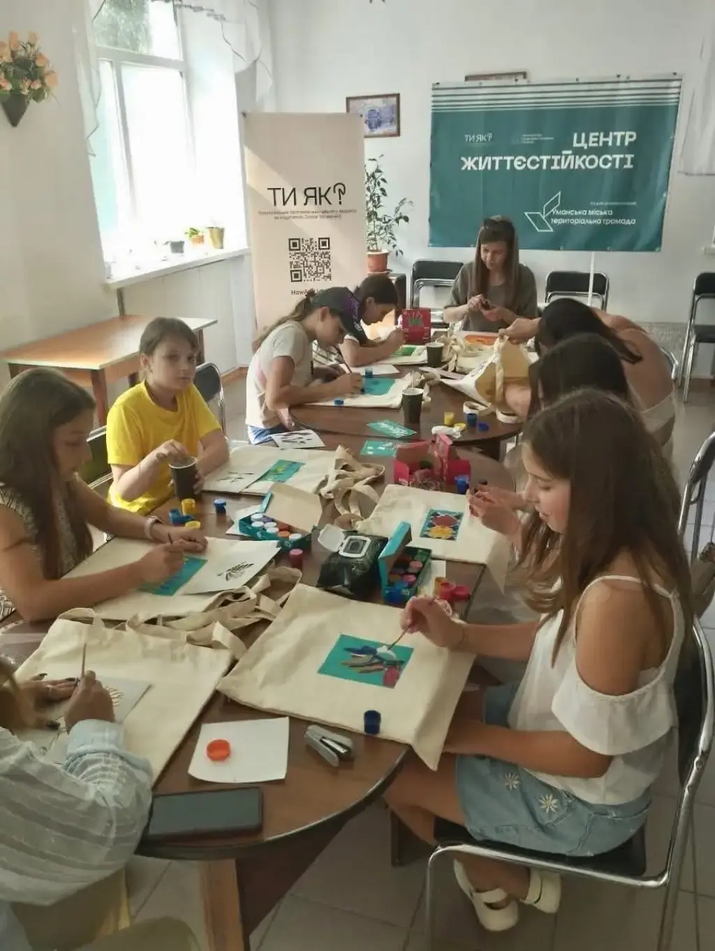 В Умані для родин військових провели арт-терапію у ветеранському хабі «Сильні духом»