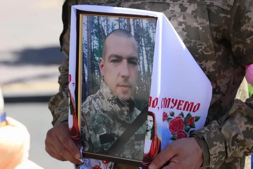Умань попрощалася з полеглим Захисником Костянтином Ужевенком