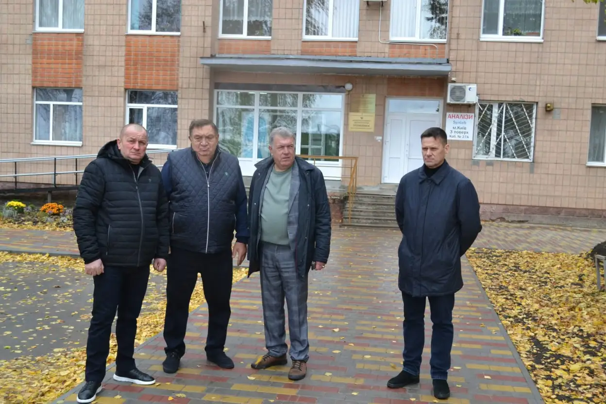 У Монастирищі лікарня отримала нові вікна завдяки благодійній підтримці