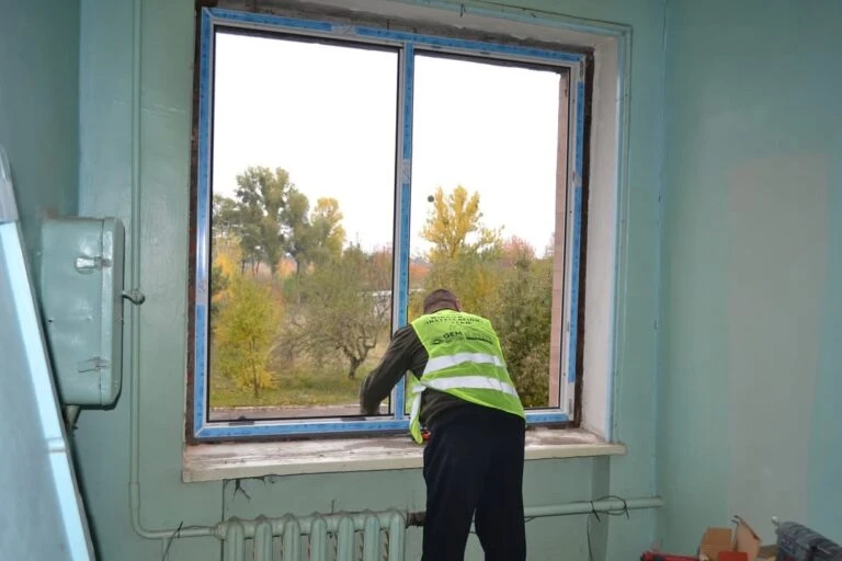 У Монастирищі лікарня отримала нові вікна завдяки благодійній підтримці