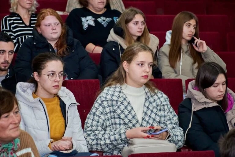 УДПУ презентував книгу про Трипільську культуру Владислава Чабанюка