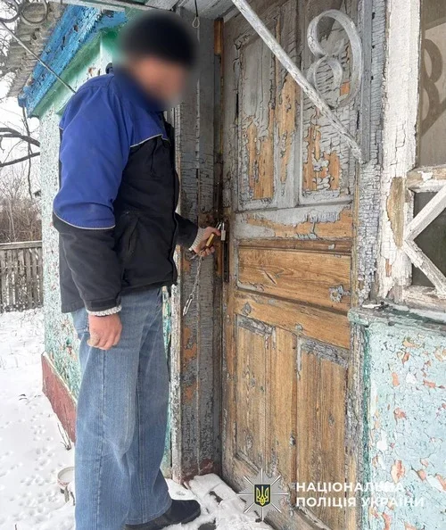 У Золотоноші чоловік незаконно проник до приватного будинку: поліція розпочала розслідування
