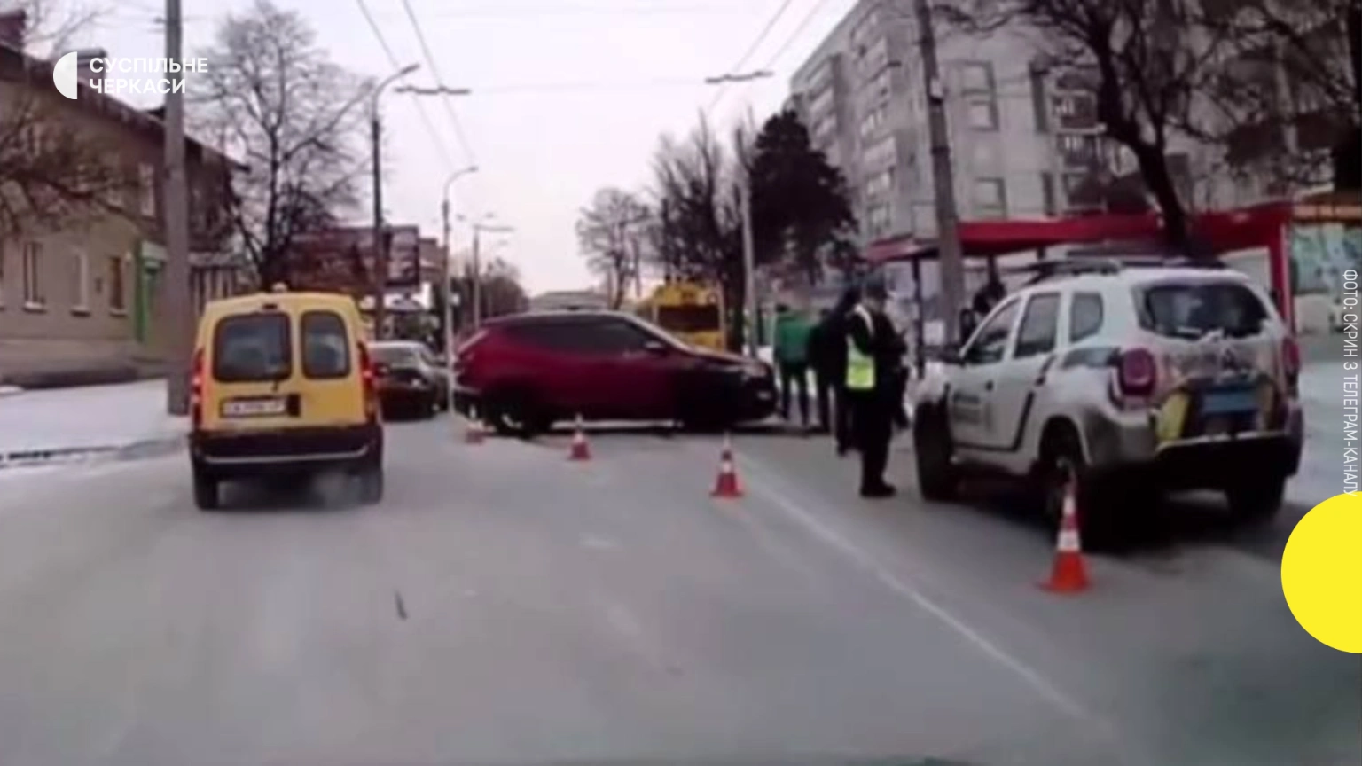 Аварія на вулиці Чорновола: водійка кросовера протаранила тролейбус