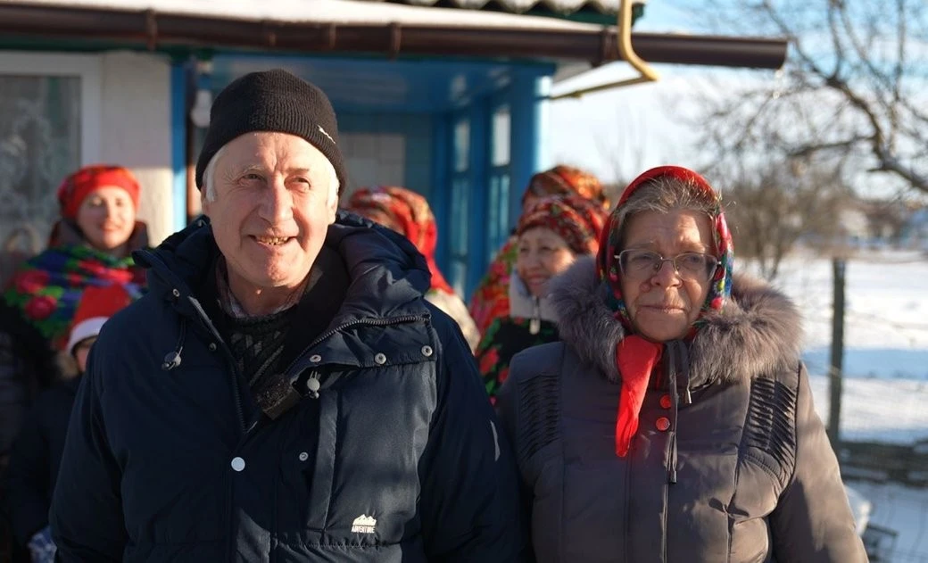 Новорічні щедрівки, кізонька та зерно на щастя: як у Плешканях вітали односельців