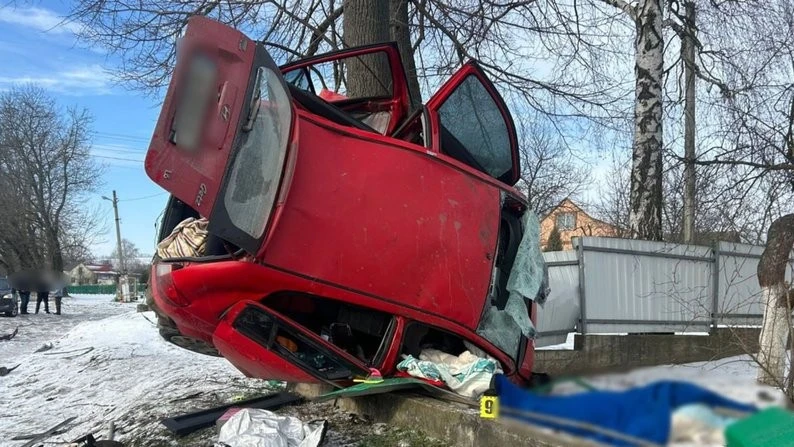 Трагічна аварія на Черкащині: загибель жінки та госпіталізація двох дітей