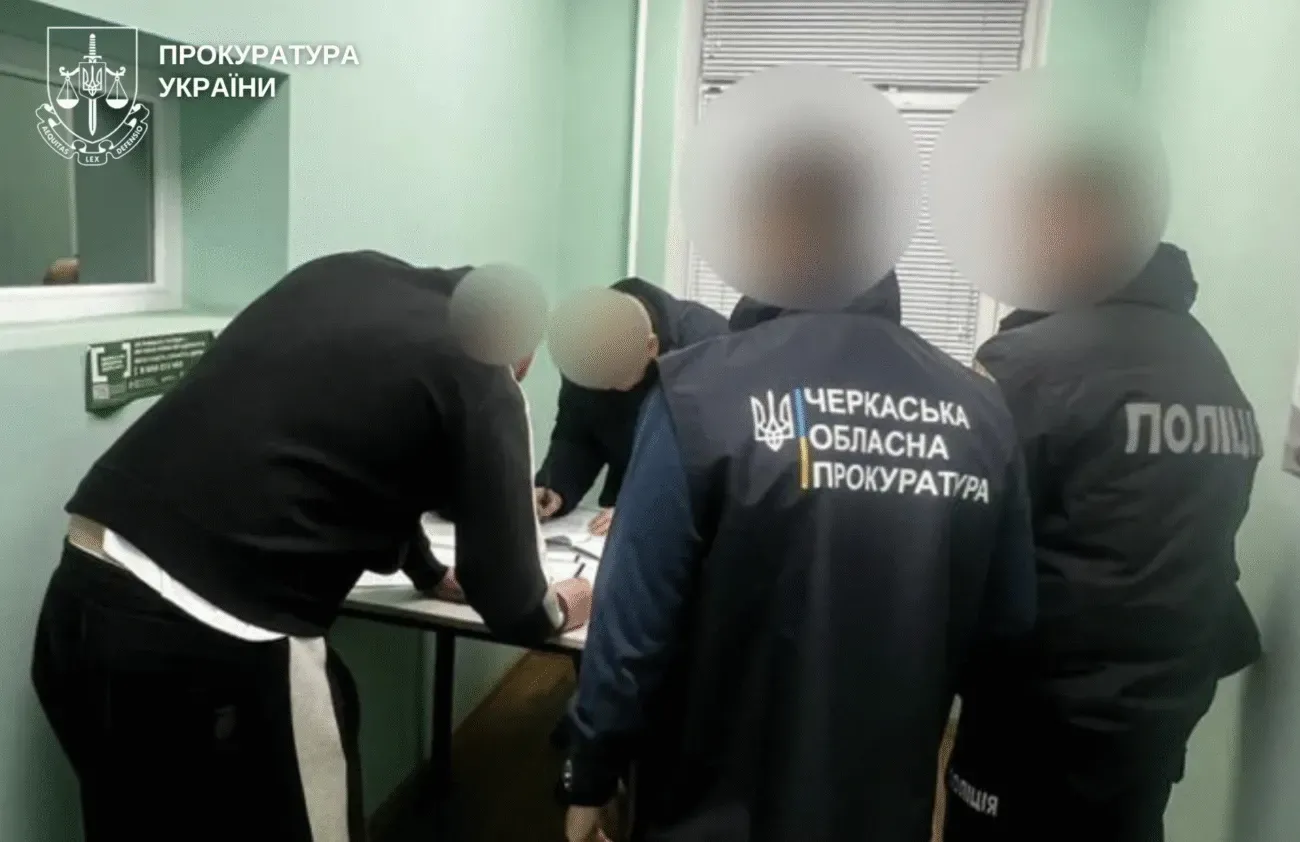 На Черкащині затримали посадовця Укртрансбезпеки за спробу підкупу правоохоронців