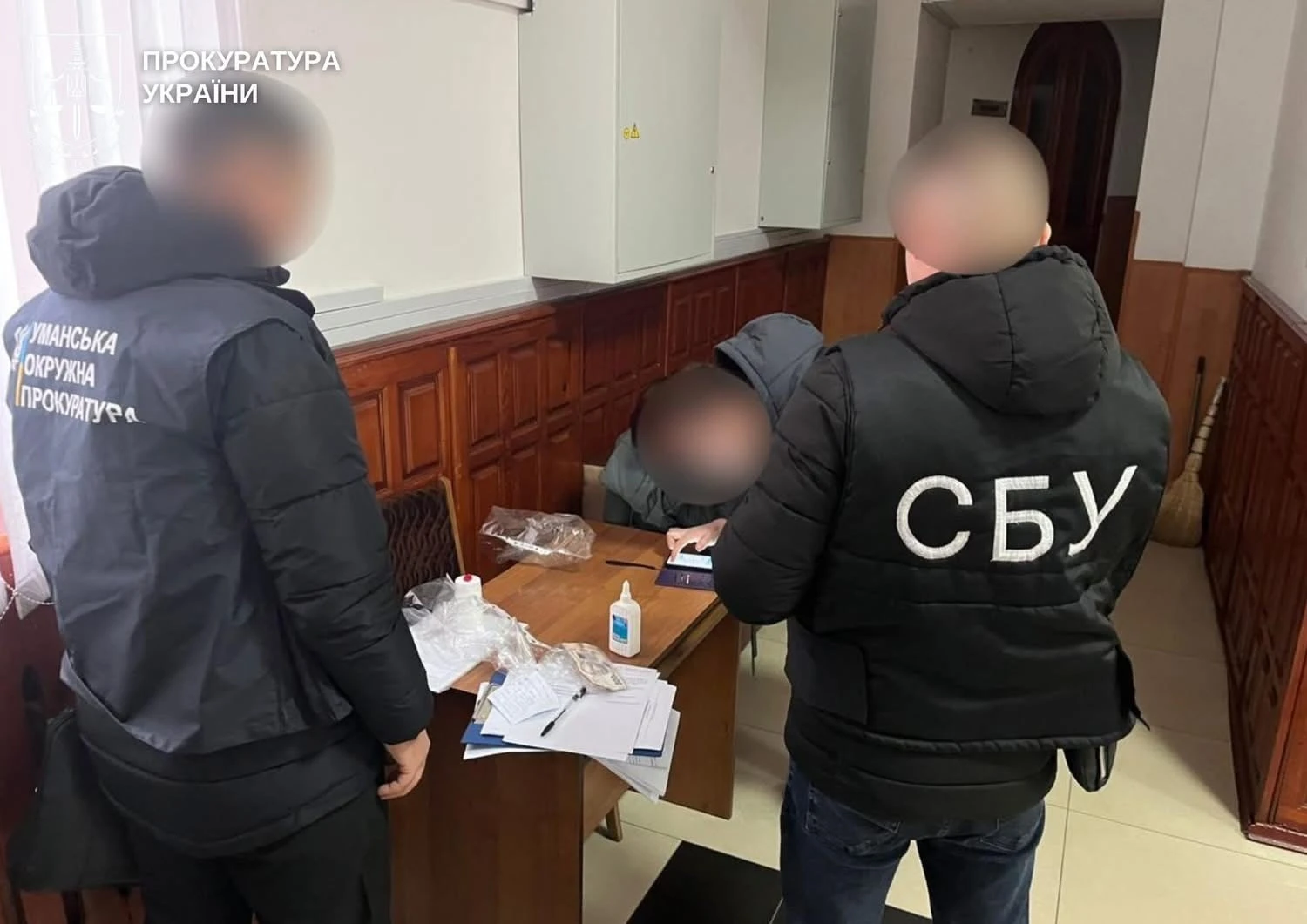 Сесія під тиском: в Умані на хабарі затримали посадовицю університету