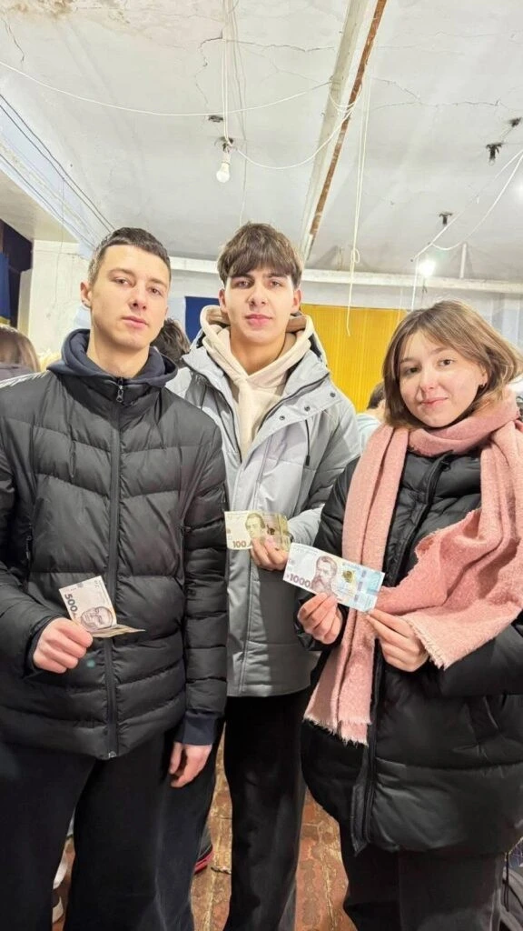 Замість відпочинку – волонтерство: уманські одинадцятикласники провели канікули у штабі «Разом»