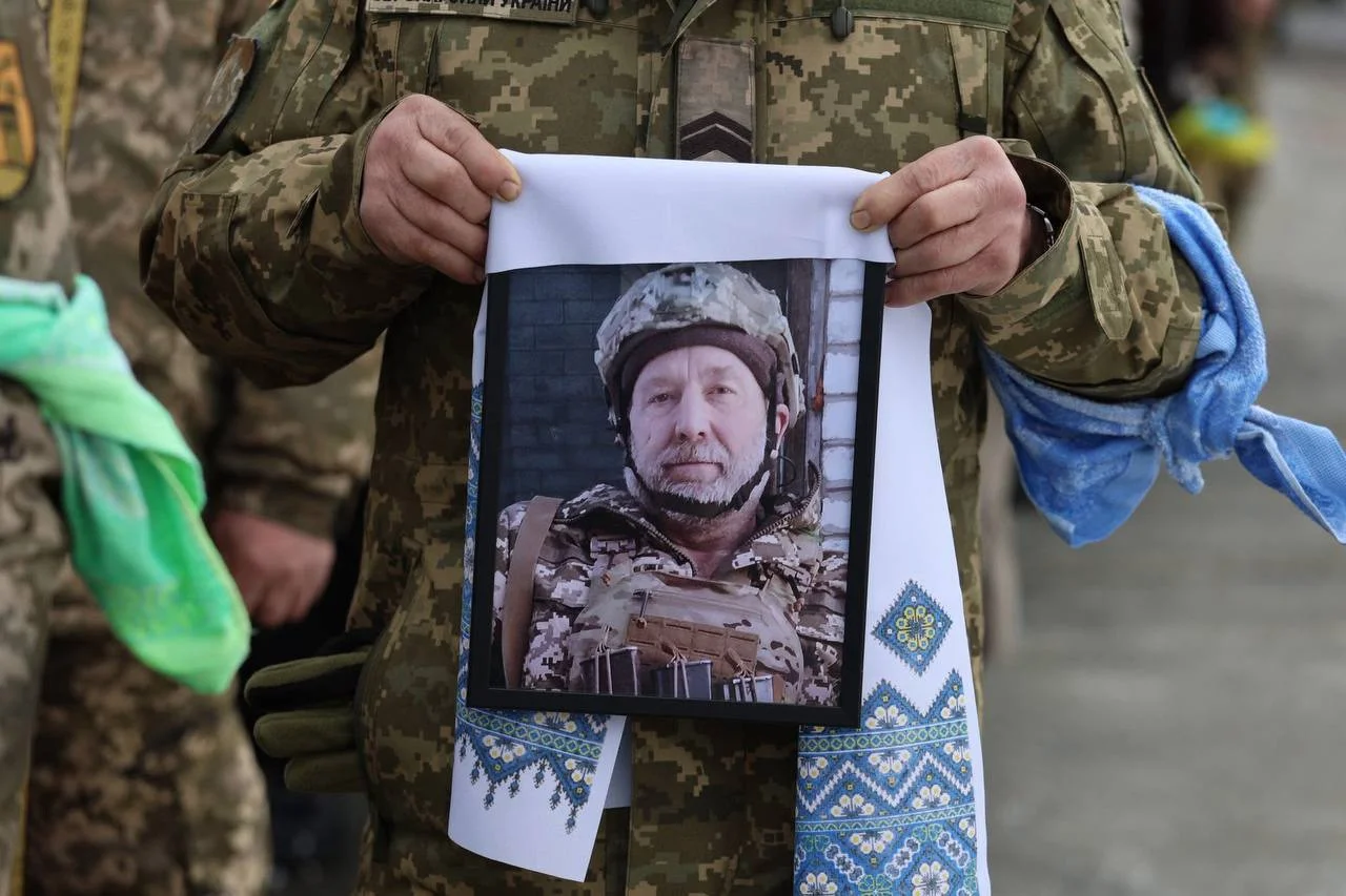Остання дорога додому: громада попрощалася із сержантом Миколою Кульковим