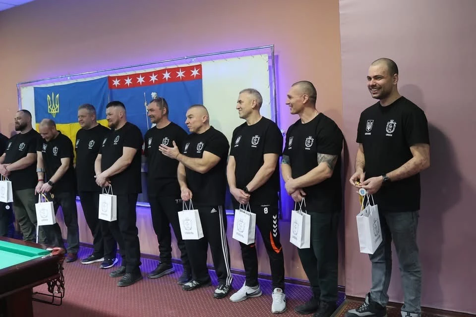 Зелене сукно та міцне плече: в Умані пройшов більярдний турнір для ветеранів війни