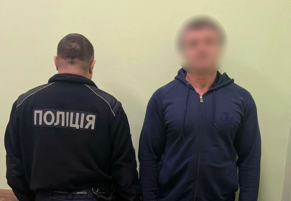 Арсенал та амфетамін: в Умані затримали чоловіка з небезпечним багажем