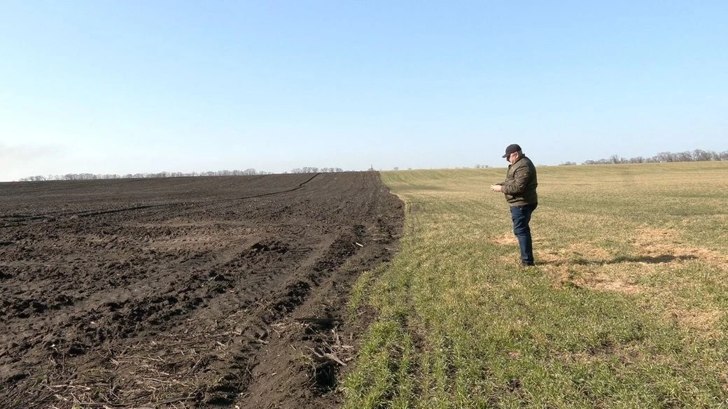 Один у полі: як черкаський фермер рятує посівну під час війни