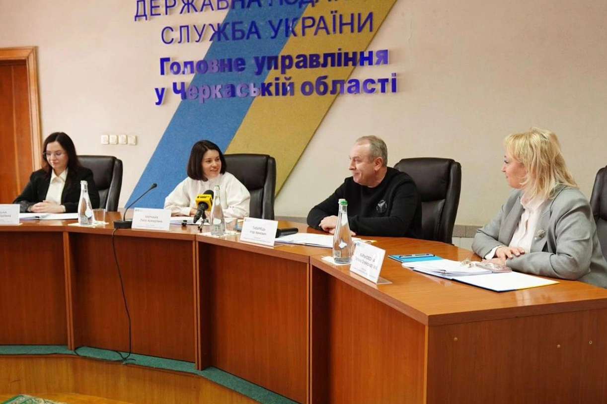 Дроблення бізнесу та податкові ризики: очільниця ДПС провела відкриту зустріч із підприємцями Черкащини