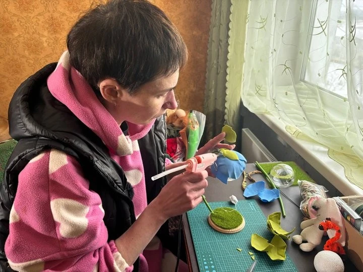 Світло з Косарів: як черкаська майстриня оживляє казкових персонажів у власних світильниках