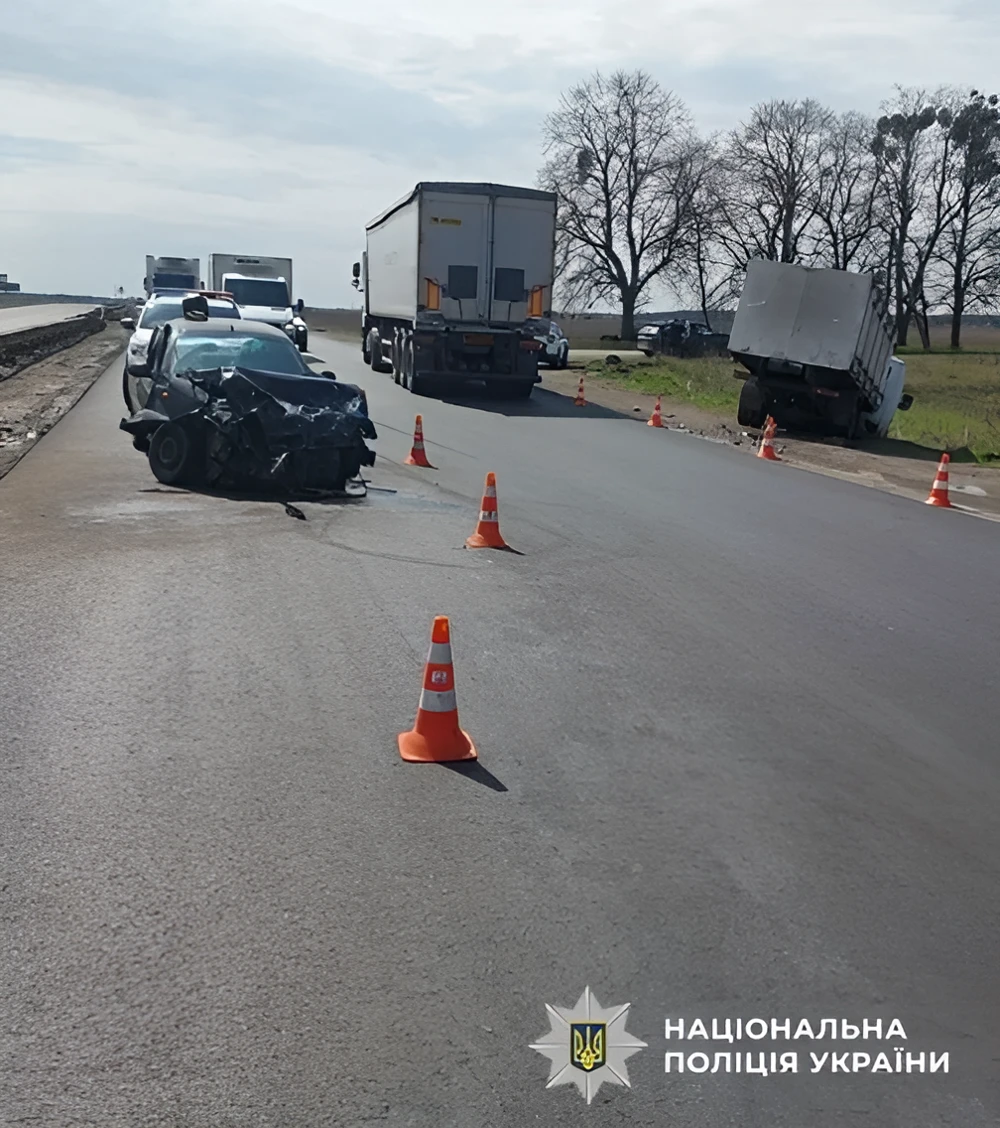 Ранкова аварія під Білозір’ям: госпіталізовано двох керманичів