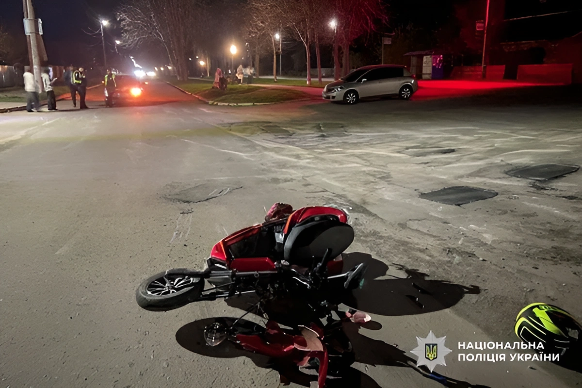 Нічна аварія в Христинівці: 12-річна дівчина на електроскутері потрапила до реанімації