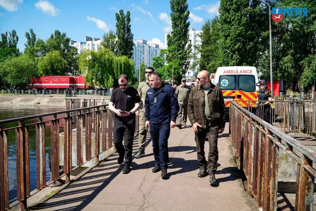 Авіація та сотні рятувальників: на Дніпрі ліквідували наслідки умовного удару БПЛА