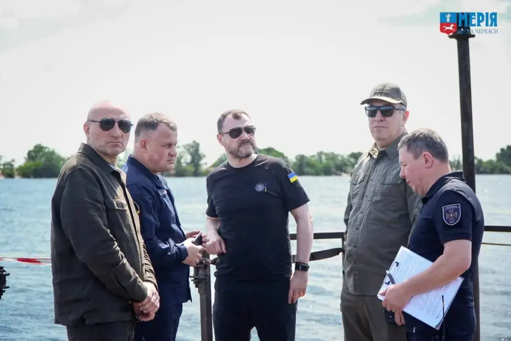 Авіація та сотні рятувальників: на Дніпрі ліквідували наслідки умовного удару БПЛА